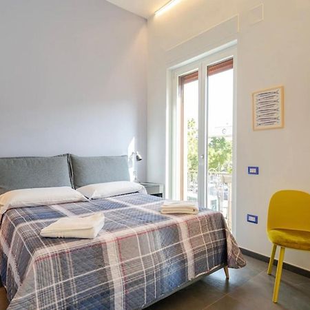 B&B Un Passo Dal Treno Piazza Vittorio Veneto 36-Salerno Station المظهر الخارجي الصورة