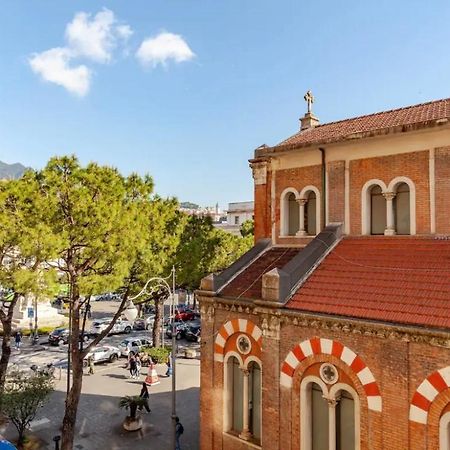 B&B Un Passo Dal Treno Piazza Vittorio Veneto 36-Salerno Station المظهر الخارجي الصورة