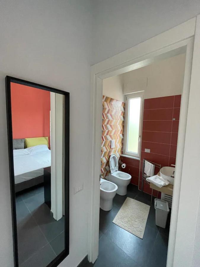 B&B Un Passo Dal Treno Piazza Vittorio Veneto 36-Salerno Station المظهر الخارجي الصورة