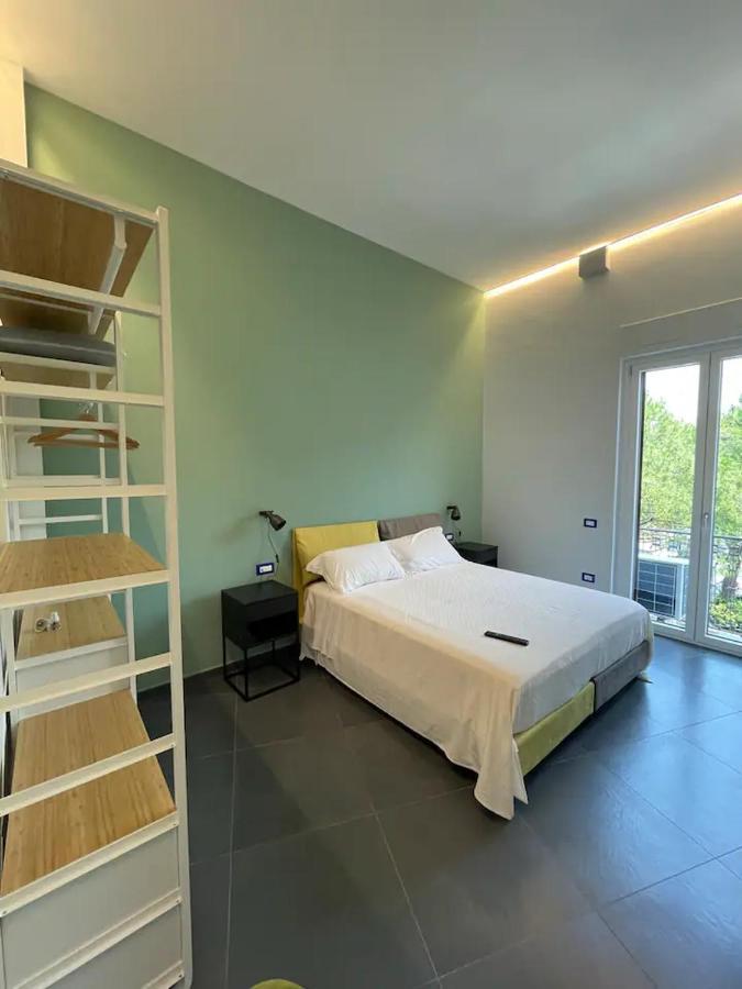 B&B Un Passo Dal Treno Piazza Vittorio Veneto 36-Salerno Station المظهر الخارجي الصورة