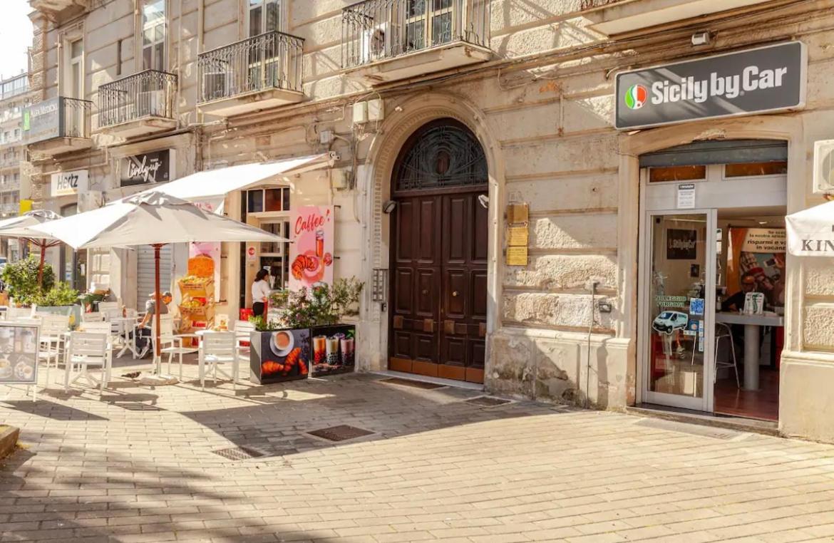 B&B Un Passo Dal Treno Piazza Vittorio Veneto 36-Salerno Station المظهر الخارجي الصورة