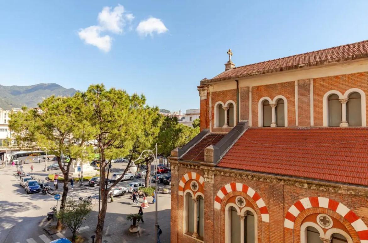 B&B Un Passo Dal Treno Piazza Vittorio Veneto 36-Salerno Station المظهر الخارجي الصورة